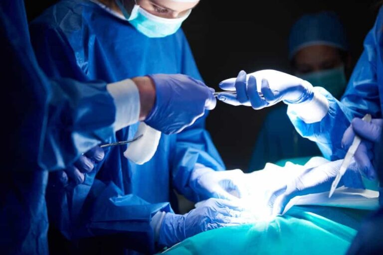 عملية دوالي الخصية بدون جراحة